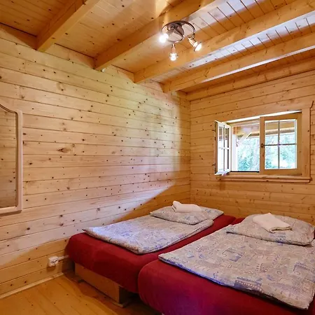 Drewniany Dom Z Pieknym Ogrodem Ferienhaus