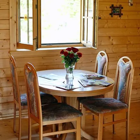 Ferienhaus Drewniany Dom Z Pieknym Ogrodem