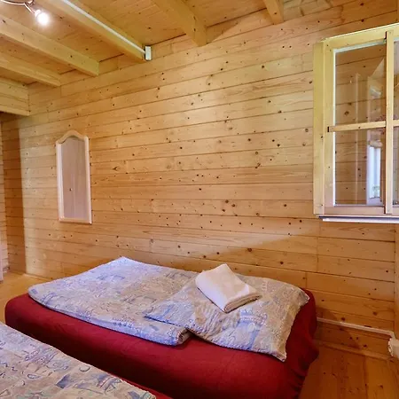 Drewniany Dom Z Pieknym Ogrodem Ferienhaus Salzberg